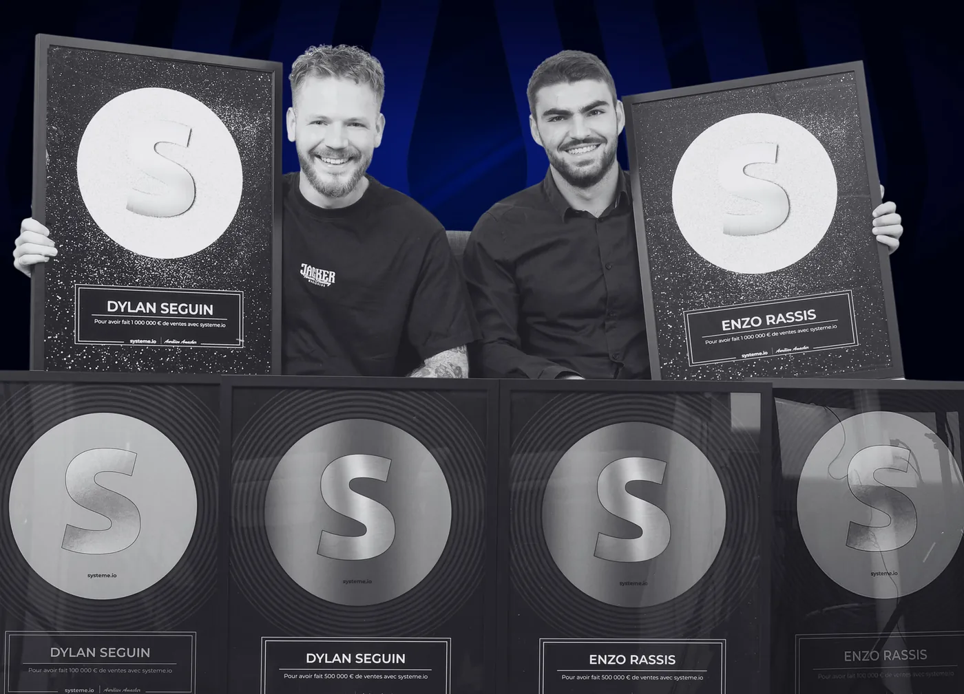 Dylan Seguin et Enzo Rassis avec leurs trophées Systeme.io